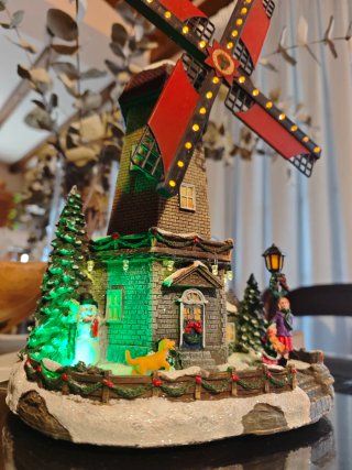 Molino Navideño con Luz, Música y Movimiento