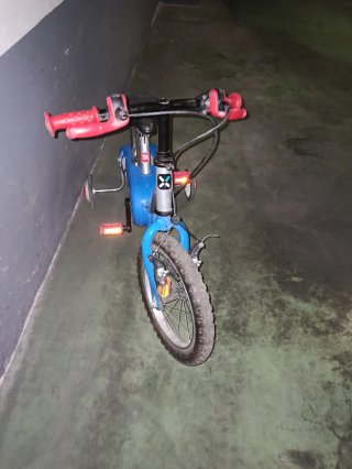 Bicicleta infantil Btwin azul y plata