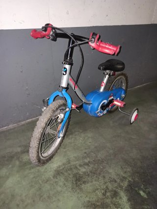 Bicicleta infantil Btwin azul y plata