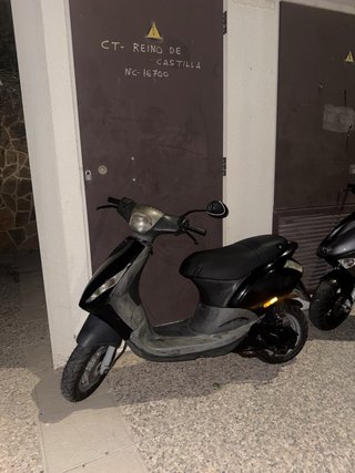 Piaggio Zip Scooter Negro
