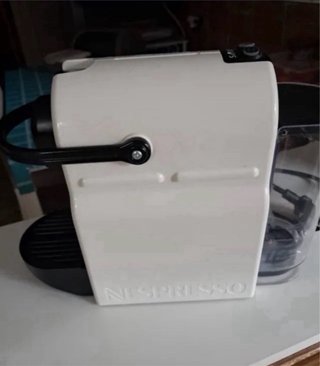 Cafetera Nespresso Inissia Blanca
