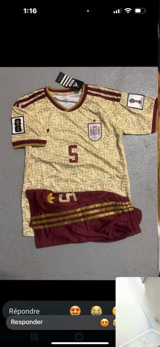 Conjunto Adidas España Beige y Dorado