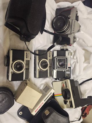 Lotto di 6 Fotocamere Vintage Fujica Praktica