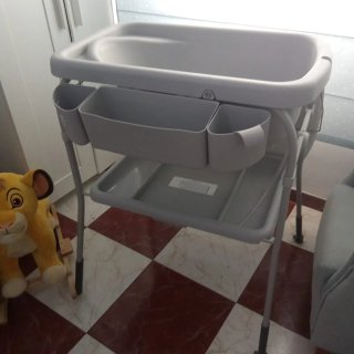 Bañera y cambiador de bebé marca Chicco