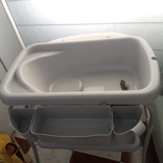 Bañera y cambiador de bebé marca Chicco