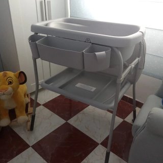 Bañera y cambiador de bebé marca Chicco