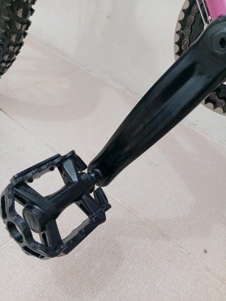 Bicicleta MTB-600 para niña 24"con casco talla s