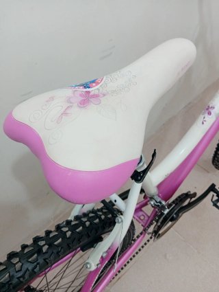 Bicicleta MTB-600 para niña 24"con casco talla s