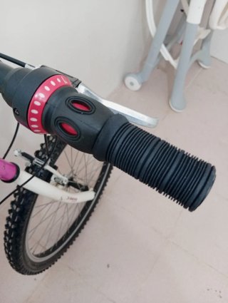 Bicicleta MTB-600 para niña 24"con casco talla s