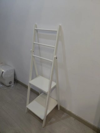 Estantería plegable de madera blanca