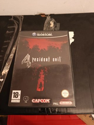 Resident Evil Zero y 4 de GameCube PAL ESP