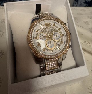 Reloj Guess Dorado y Plateado con Cristales