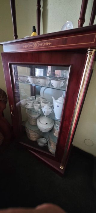 Vajilla porcelana y cubertería completa