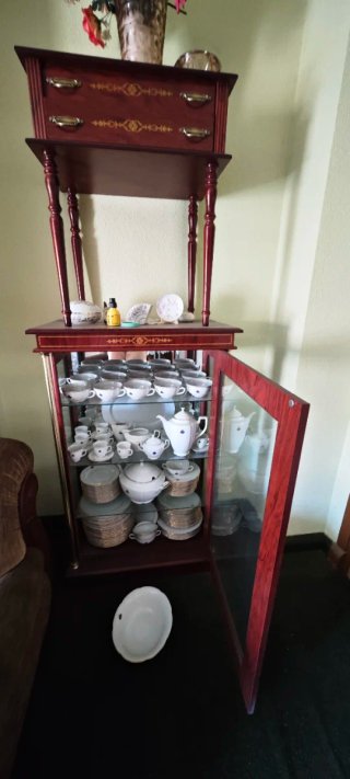 Vajilla porcelana y cubertería completa