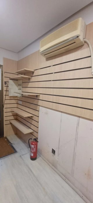 Paneles de madera aglomerado con baldas