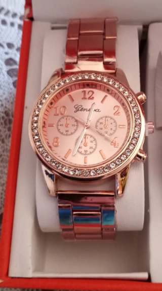 Juego de Joyería y Reloj Dorado