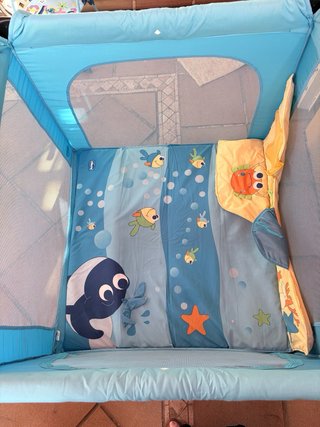 Parque de juego infantil con diseño marino