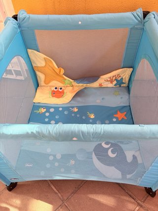 Parque de juego infantil con diseño marino