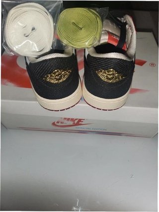 Jordan 1 Retro Low OG Trophy Room EU42