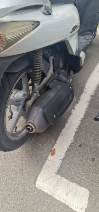 Scooter Honda SH 125i Blanca y Gris