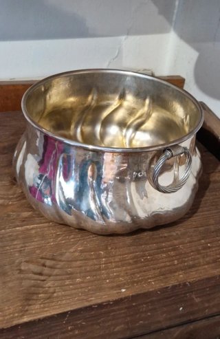 Vaso decorativo in metallo argentato