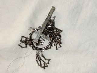 Anillo y cadena con crucifijo