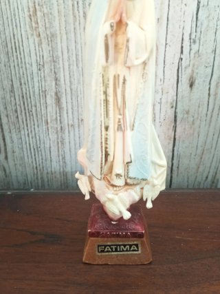 Virgen de Fátima figura religiosa