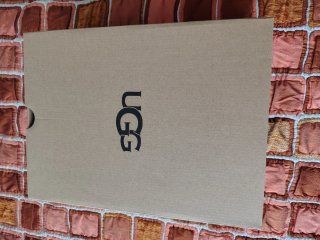 Sandalias UGG Beige y Marrón