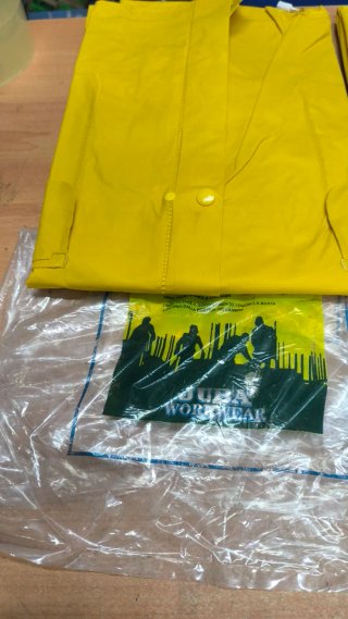 Trajes de agua amarillos JUBA