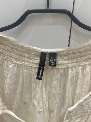 Blusa Mango bordada manga larga