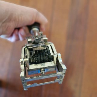 Numerador automático EL CASCO antiguo con caja