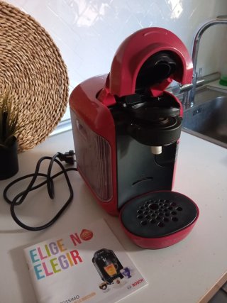 Cafetera Bosch Tassimo Roja