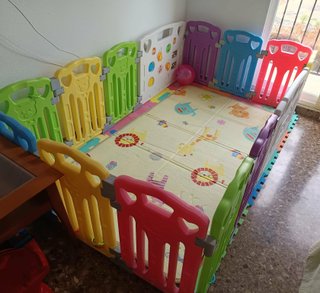 Parque infantil grande en excelentes condiciones