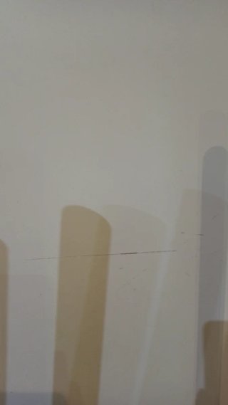 Mesa blanca para manualidades