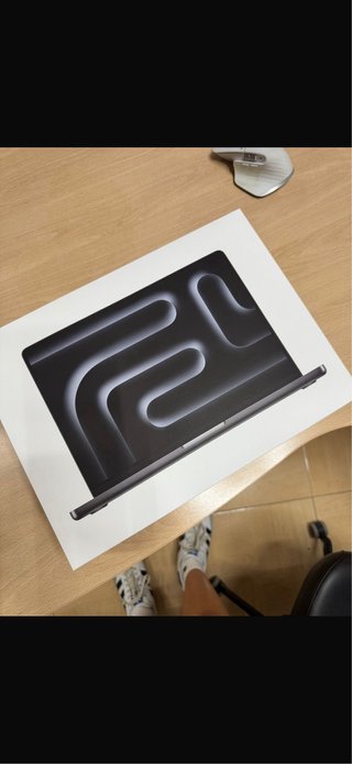 MacBook Pro 14 M4 16GB 512GB Gris Espacial