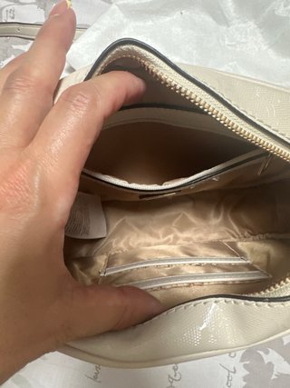 Bolso Guess Blanco y Dorado