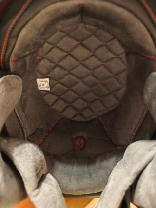 Casco jet rosso con visiera