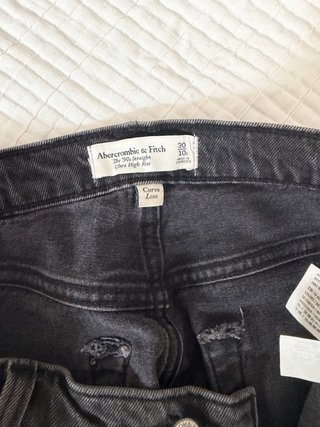 Bolsa de ropa variada. Muy buen condición.