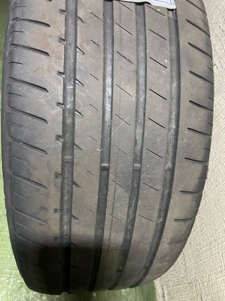 Neumático 215/55 R16 97W.
