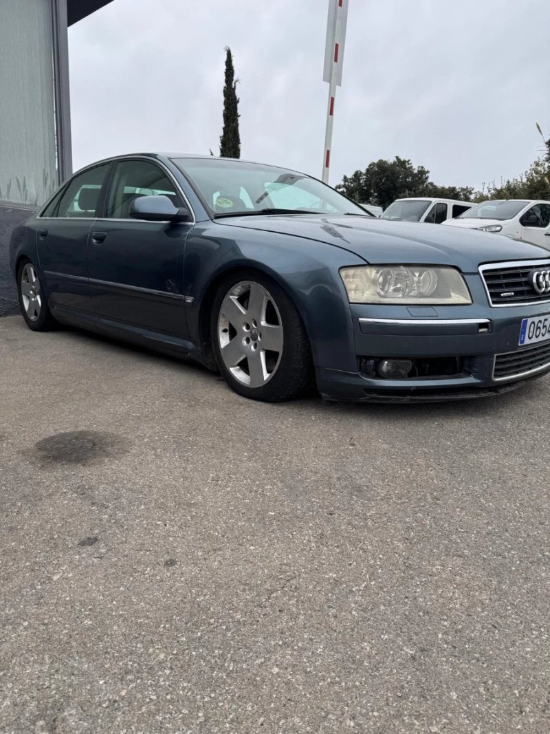 Audi A8 2003 - foto 1