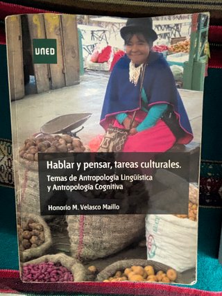 Se venden libros UNED de primero de Antropología