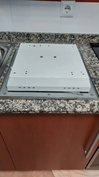 Lámpara de mesa moderna plata y blanco