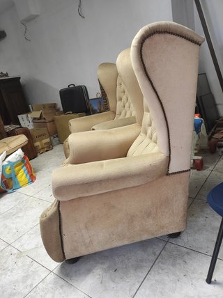 Conjunto Clássico: Sofá + 2 Poltronas