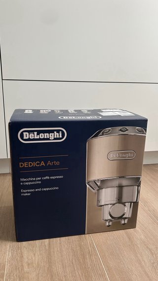Cafetera De'Longhi Dedica Arte Beige