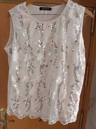 Camiseta de lujo con lentejuelas