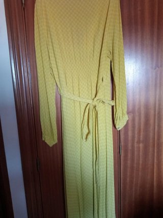 Vestido largo amarillo estampado
