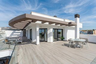 Ático en alquiler en Los Álamos en Torremolinos