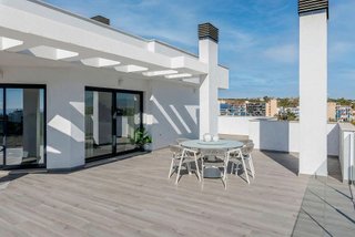 Ático en alquiler en Los Álamos en Torremolinos