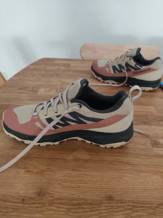 Zapatillas senderismo mujer Salomon beige/rosa