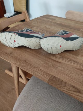 Zapatillas senderismo mujer Salomon beige/rosa